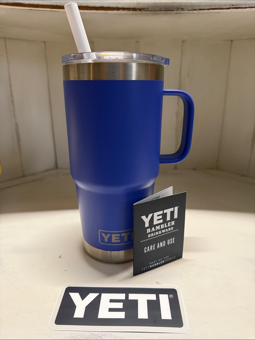 YETI Rambler 30 oz in Ultramarine Violet